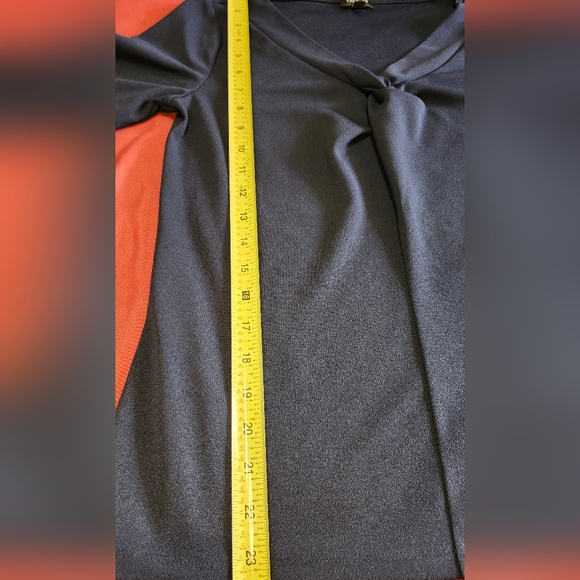 Talbots Twist V-Neck Tee Navy Blue Small Comfortable Washable 3/4 Sleeve Top - Picture 8 of 9